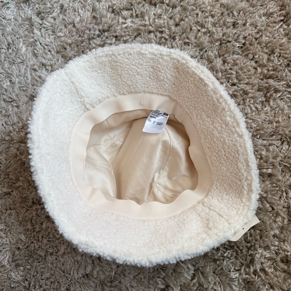 Uniqlo Adjustable off white Faux Shearling Bucket Hat - Picture 7 of 10